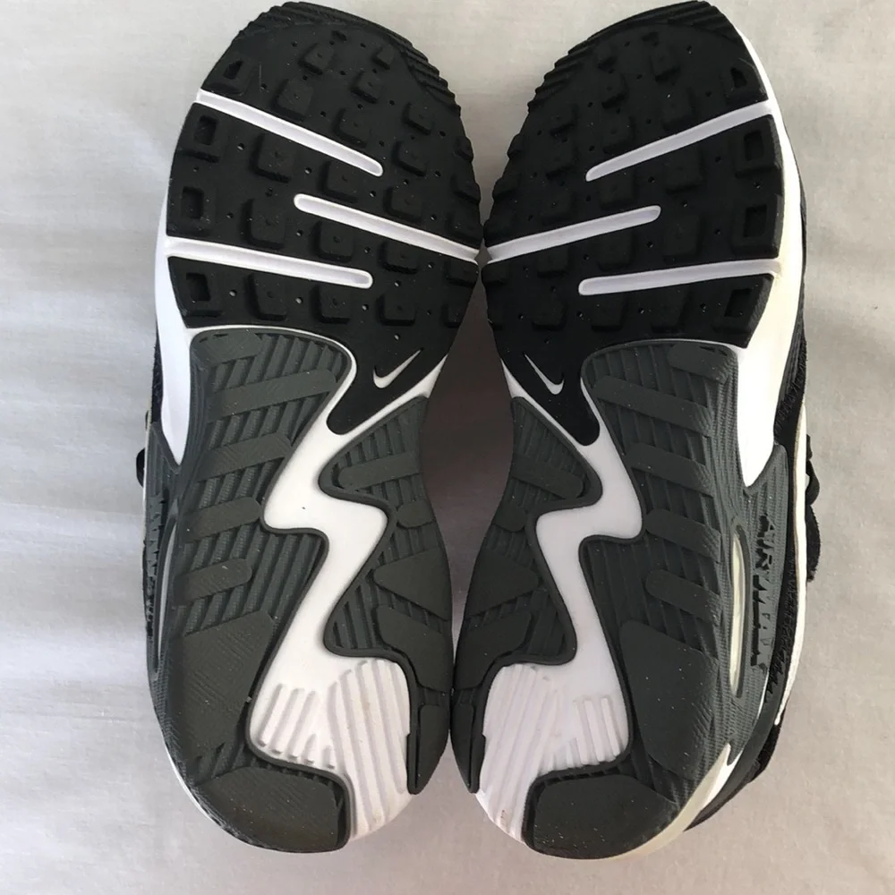 Nike air max men’s sneakers Sz 7.5 like New condition. - Picture 11 of 17